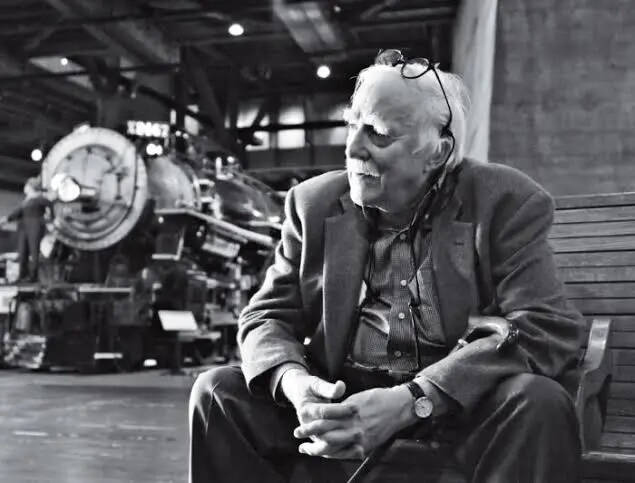 Black and white photograph of photographer David Plowden.